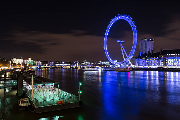 istock Notturna London eye 179050916