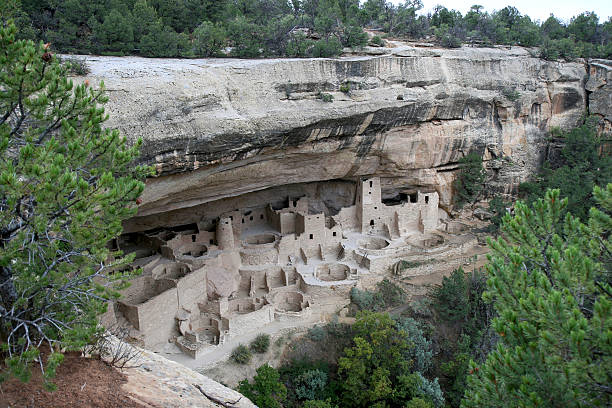 istock Mesa Verde Archeological Cliff Dwellings 179052914