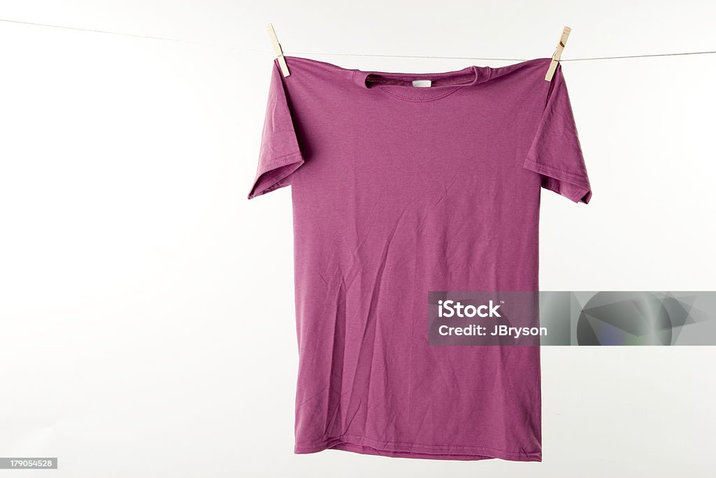 보라색 티셔츠 - 로열티 프리 매달기 스톡 사진