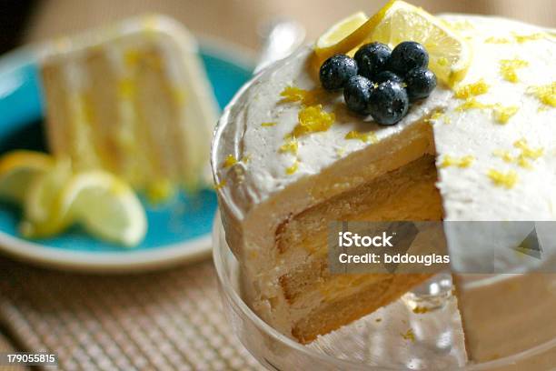 Fette Di Torta Al Limone - Fotografie stock e altre immagini di Torta al limone - Torta al limone, Mirtillo - Frutti di bosco, Glassa