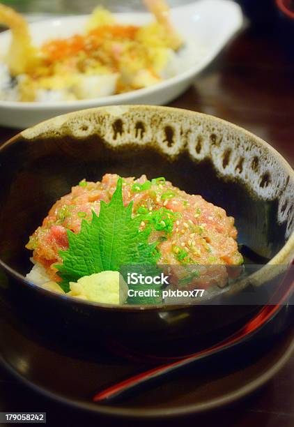 Cucina Giapponese Riso Con Carne Tritata Maguro Pesce - Fotografie stock e altre immagini di Alimentazione sana