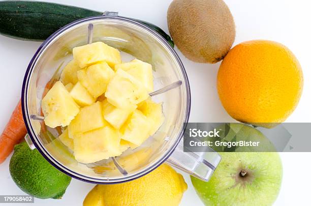 Frullato Alla Frutta Maker - Fotografie stock e altre immagini di Agrume - Agrume, Alimentazione sana, Ananas