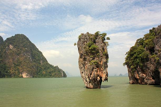 tapu island - phuket province - fotografias e filmes do acervo