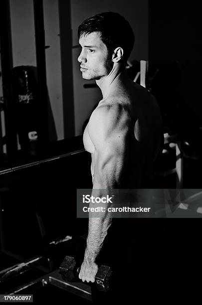Bodybuilder 20-24세에 대한 스톡 사진 및 기타 이미지 - 20-24세, 20-29세, 교차 훈련법