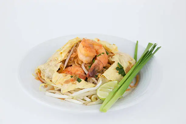 stir-fired rice noodle with prawns wrapped eggs