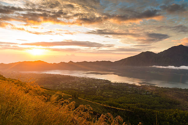 istock Sunrise over lake Batur 179061166