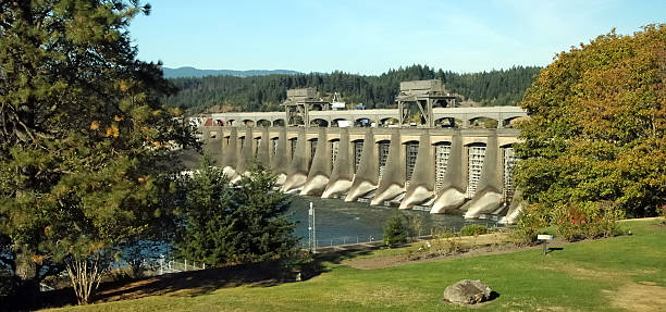 istock Bonneville Dam 179062822