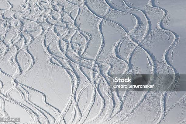 Ski Alpin Ski Track Stockfoto und mehr Bilder von Abfahrtslauf - Abfahrtslauf, Alles hinter sich lassen, Dezember