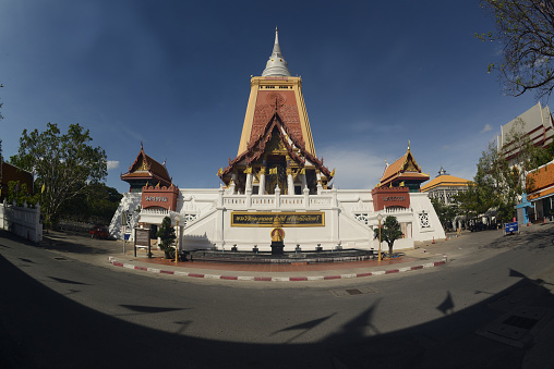 Nakhon Tham, Phra Maha Chedi, Wat Dhammamongkol, Thao Bunyanonthawihan Carrying out meditation courses To teach meditation to the general public. Located at Bangkok capital city in Thailand.
