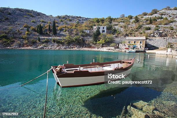 Altes Haus In Bay Stockfoto und mehr Bilder von Fischen - Fischen, Adriatisches Meer, Alt