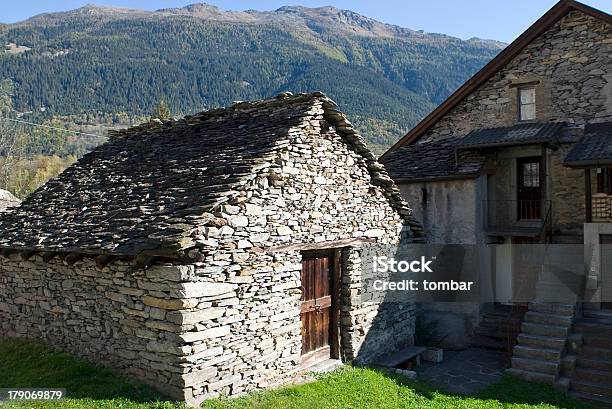 Steinhaus Stockfoto und mehr Bilder von Agrarbetrieb - Agrarbetrieb, Architektur, Bauernhaus