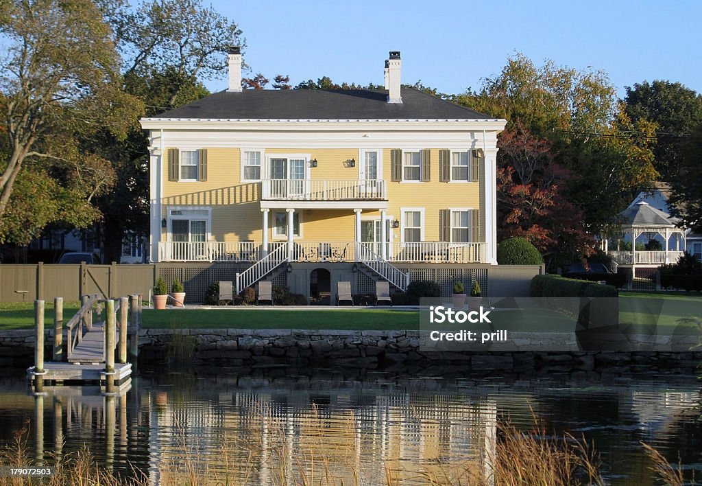 노란색 하우스는 플리머스 - 로열티 프리 매사추세츠 스톡 사진