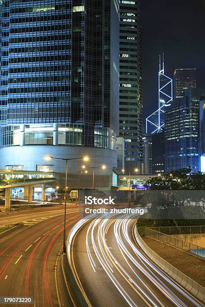 Tráfico Por El Centro En Hongkong Foto de stock y más banco de imágenes de Aire libre - Aire libre, Arquitectura exterior, Bloque de Oficinas