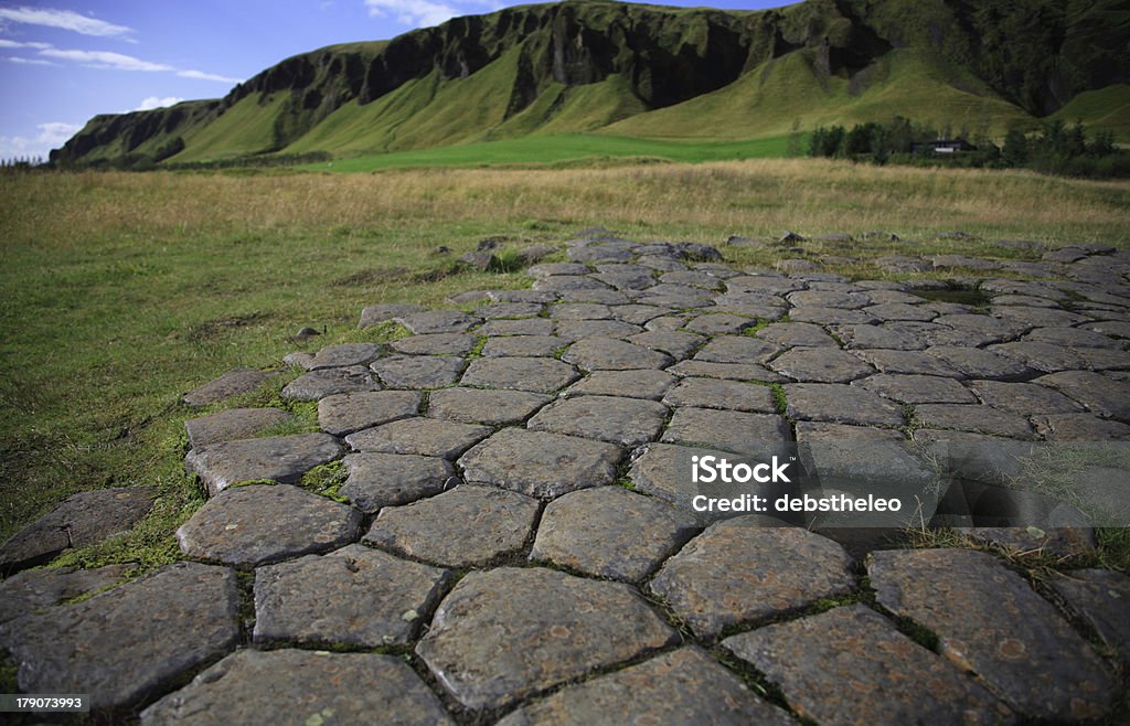 Baixa foto das colunas de basalto no Kirkjugolf - Foto de stock de Abstrato royalty-free
