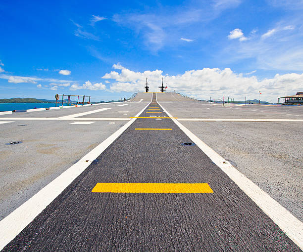 istock The aircraft carrier 179074950