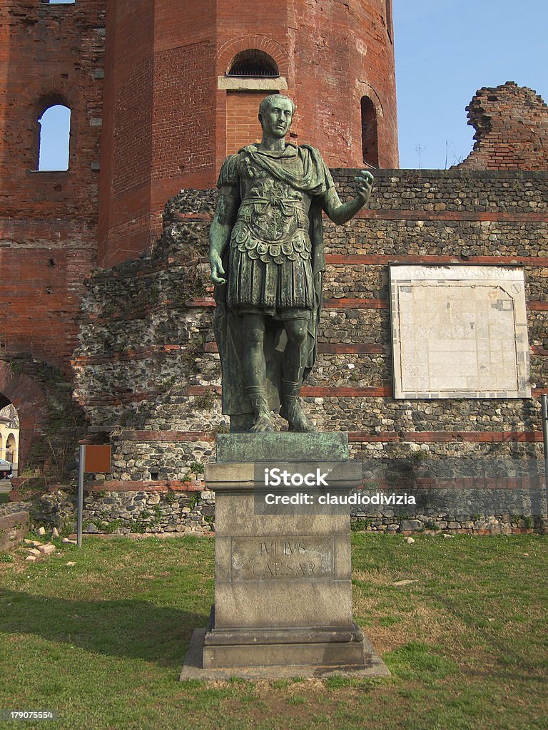 Julius Cezar statue - Zbiór zdjęć royalty-free (Cesarz)