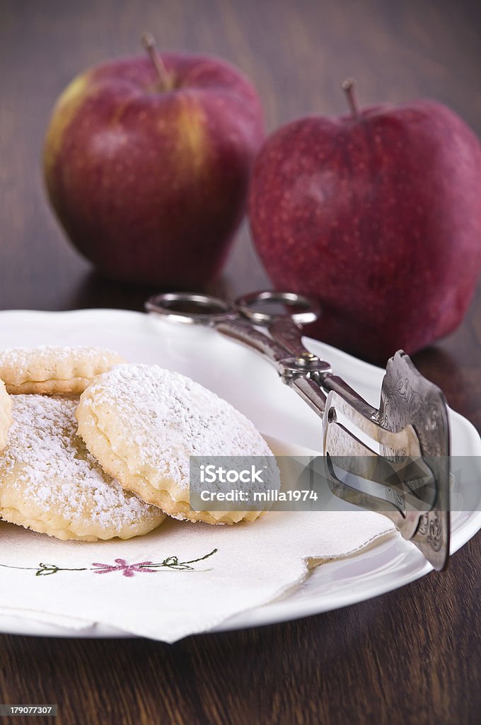 Apple ricca i cookie. - Foto stock royalty-free di Alimentazione sana