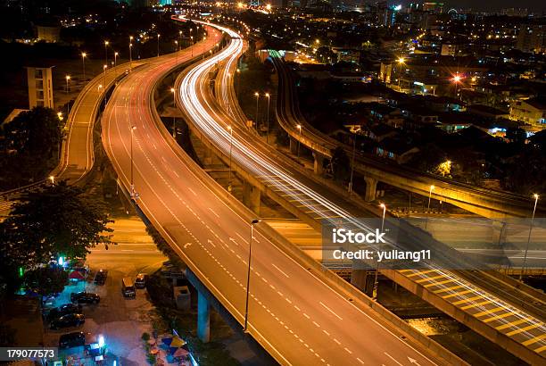 Notte Di Traffico - Fotografie stock e altre immagini di Astratto - Astratto, Automobile, Autostrada a corsie multiple