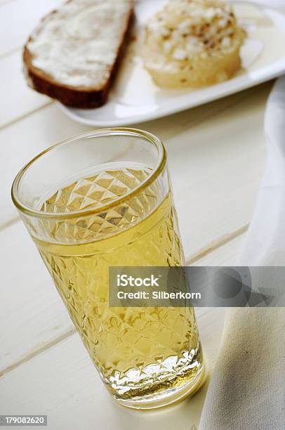 Äppler Handkäsmit Musik Cider And Cheese Stock Photo - Download Image Now - Bread, Burlap, Butter
