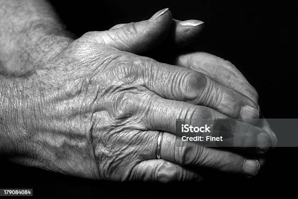 Praying Hands Betende Hände Stock Photo - Download Image Now - Close-up, Black Background, Catholicism