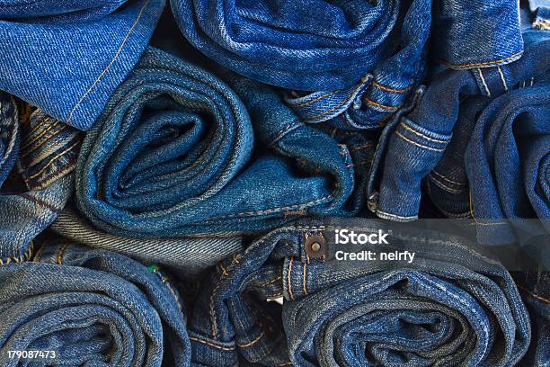 Rols Di Jeans Pantaloni - Fotografie stock e altre immagini di Abbigliamento - Abbigliamento, Abbigliamento casual, Blu