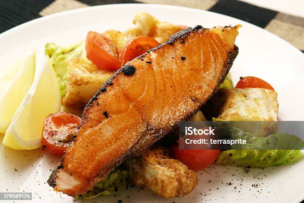 Warmen Fischgericht 2 Stockfoto und mehr Bilder von Angebraten - Angebraten, Erfrischung, Essen am Tisch