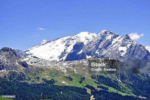 Dolomiti Dellunesco - Fotografie stock e altre immagini di Alpi - Alpi, Alto Adige, Ambientazione esterna