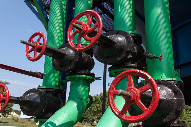 istock Handle gate valve with steel pipe on gas compressor station 179091223