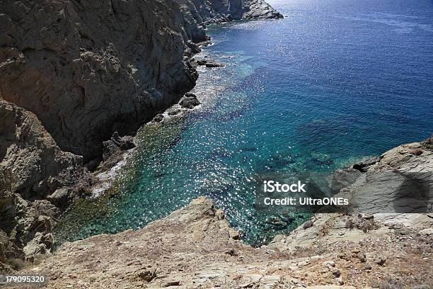 Rocky Costa Ilha De Creta - Fotografias de stock e mais imagens de Ao Ar Livre - Ao Ar Livre, Baía, Creta