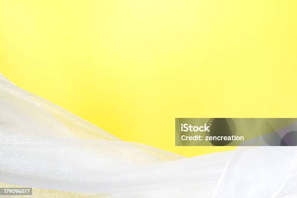 Foto de Tulle Branco Com Fundo Amarelo e mais fotos de stock de Abstrato - Abstrato, Amarelo, Beleza