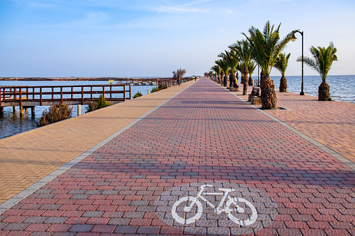 A long pedestrian and cycling track stretches among the Mar Menor and the ponds of the Parque Regional de las Salinas of San Pedro del Pinatar, a small town in the Region of Murcia