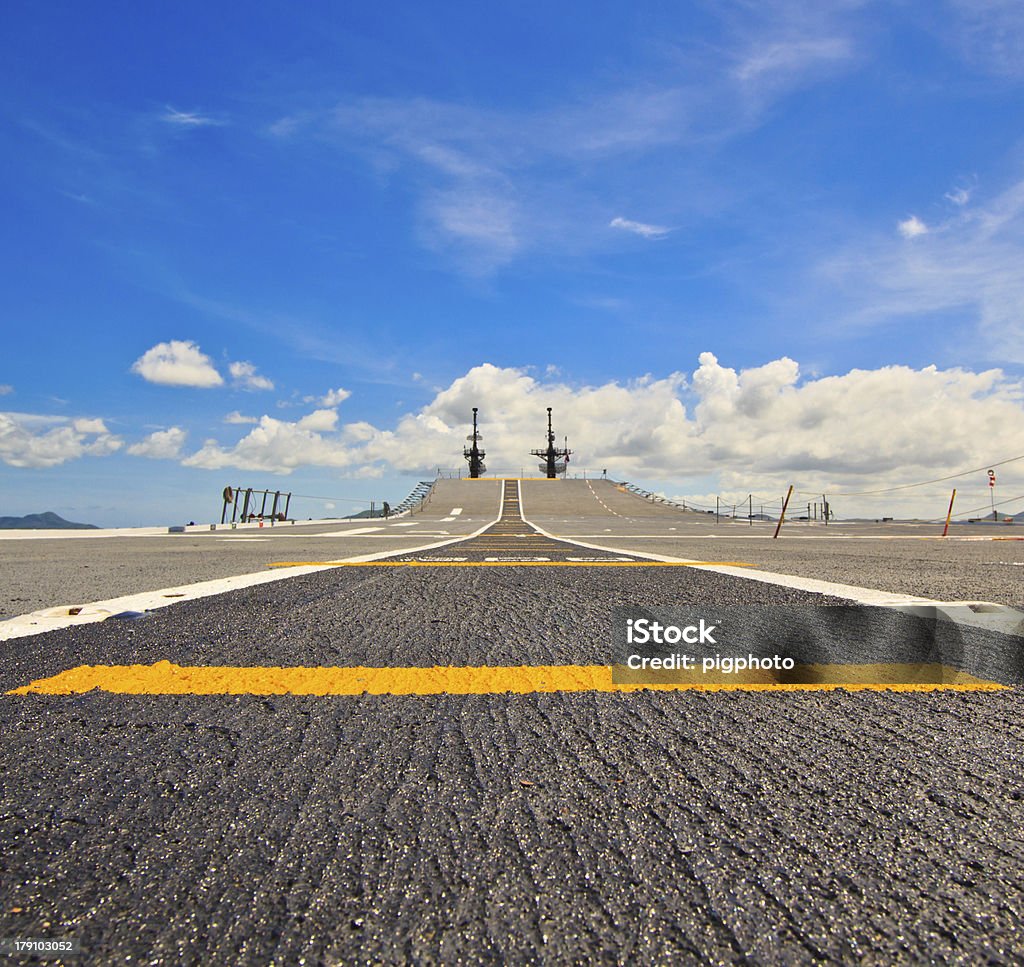 El portaaviones - Foto de stock de Acorazado libre de derechos