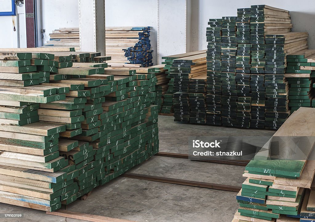 Holz in Aufbewahrungsmöglichkeit - Lizenzfrei Ausgedörrt Stock-Foto