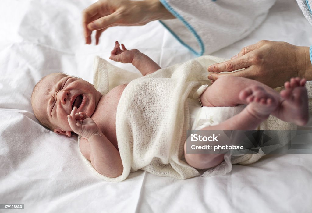 Recém- nascidos, bebés a chorar - Royalty-free Cólica Foto de stock