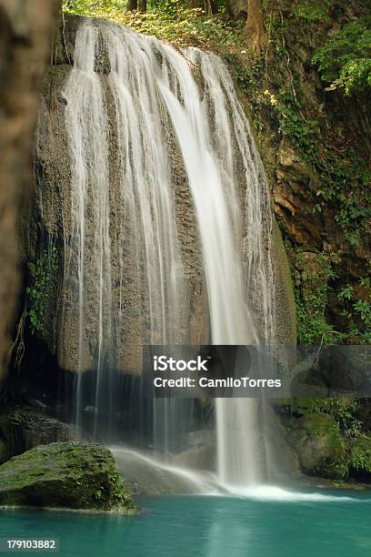 Cataratas De Erawan - Fotografias de stock e mais imagens de Ao Ar Livre - Ao Ar Livre, Azul, Azul Turquesa