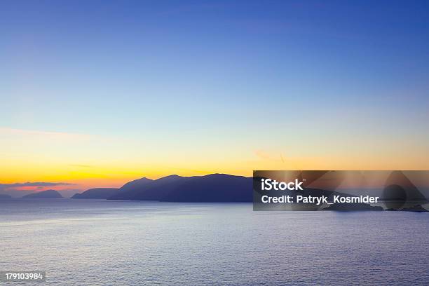 Pôr Do Sol Sobre A Península De Dingle Na Irlanda - Fotografias de stock e mais imagens de Amarelo - Amarelo, Ao Ar Livre, Azul