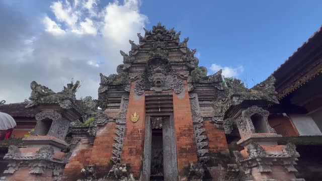 Ubud Royal Palace: Intricate Temple Architecture in 4K Resolution; Cultural Beauty of Bali; Ideal for Travel Vlogs and Documentaries