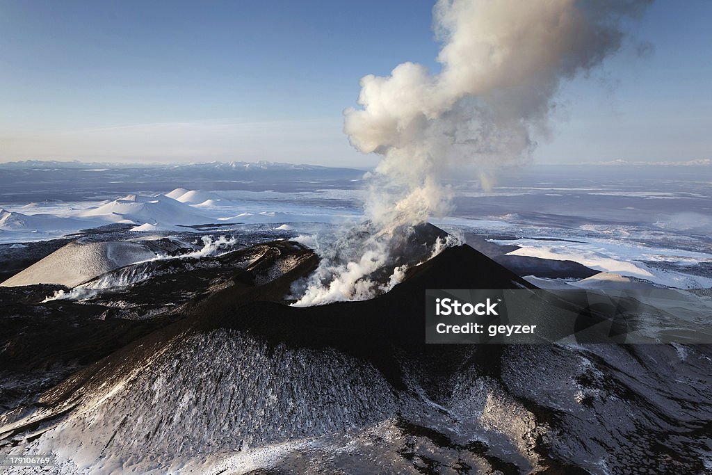 Erupción volcánica Tolbachik. La península de Kamchatka - Foto de stock de Aire libre libre de derechos