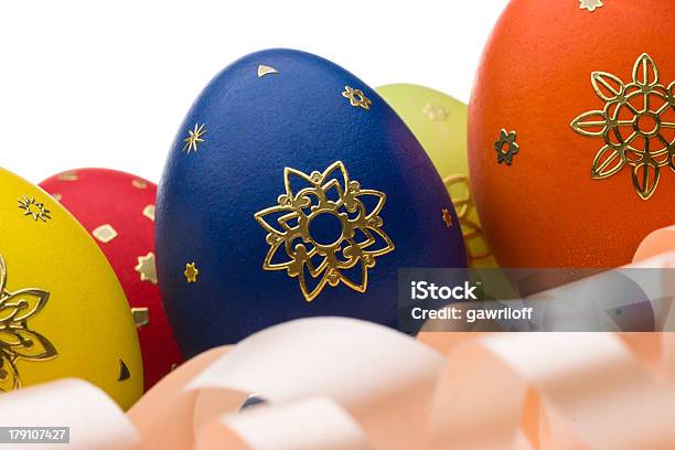 Huevos De Pascua Foto de stock y más banco de imágenes de Alimento - Alimento, Amarillo - Color, Azul