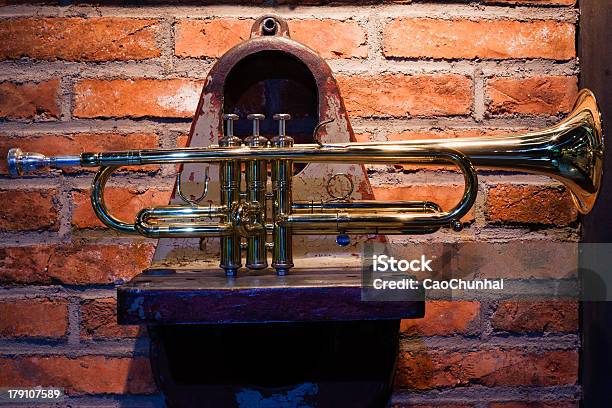 Trąbka Na Części Mechaniczne - zdjęcia stockowe i więcej obrazów Brass Band - Brass Band, Błyszczący, Cegła