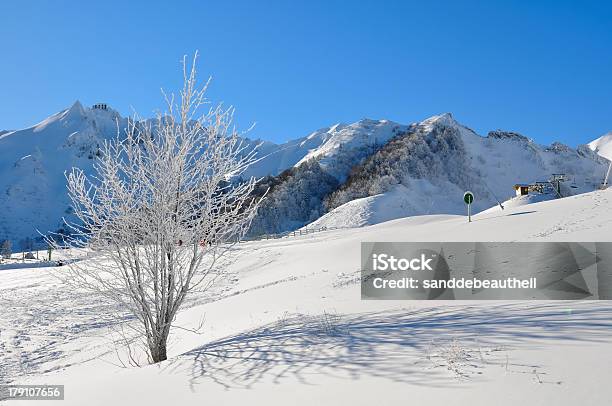 Winter Berg Landschaft In Einer Ski Resort Stockfoto und mehr Bilder von Après-Ski - Après-Ski, Baum, Berg