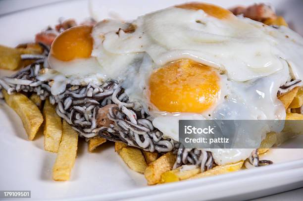 Foto de Huevos Con Gulas Egss E Enguia e mais fotos de stock de Almoço - Almoço, Bar, Comida