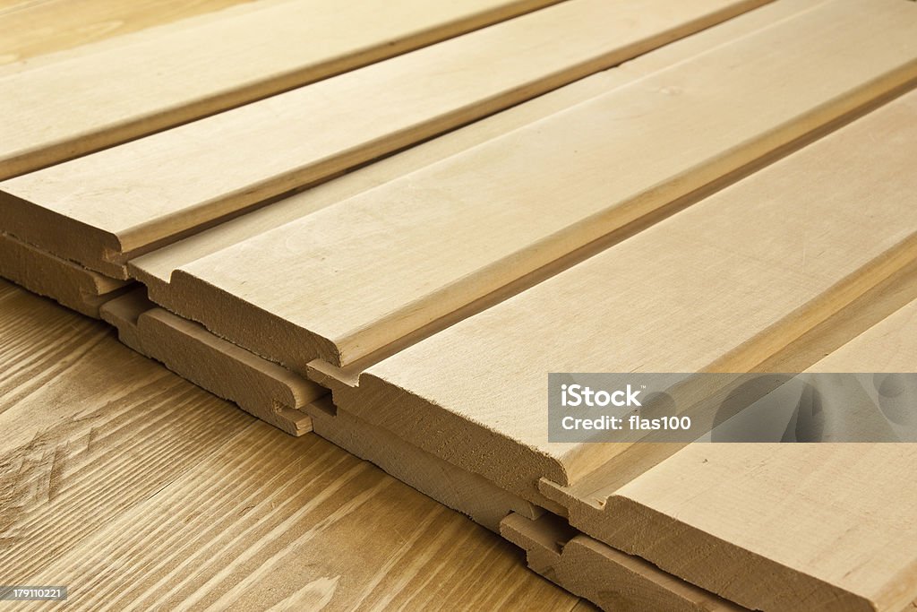 Wood stützen sich auf einem Holz-board - Lizenzfrei Baugewerbe Stock-Foto