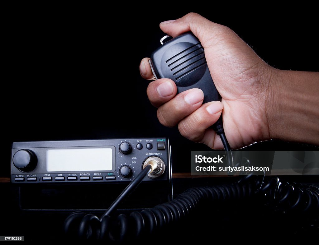 Mão de Amador rádio com viva-voz e pressionar - Foto de stock de Rádio - Eletrônico de áudio royalty-free