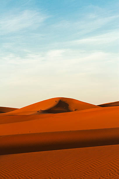 бархан - desert landscape morocco sand dune стоковые фото и изображения