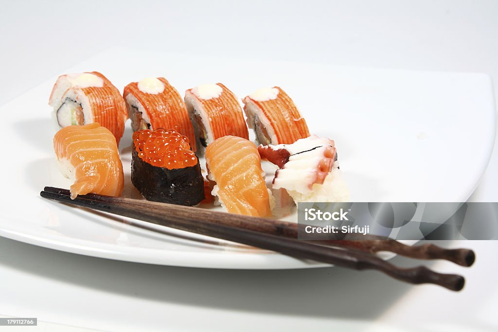 Delicioso sushi japonés - Foto de stock de Alimento libre de derechos