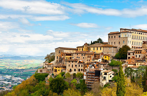 istock Medieval town on the coast near a cliff 179115281