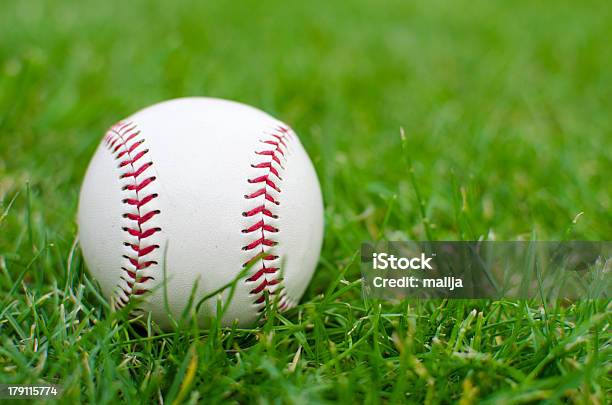 Foto de De Beisebol e mais fotos de stock de Atividade Recreativa - Atividade Recreativa, Bola, Bola de Beisebol