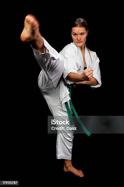 Calcio Di Karate - Fotografie stock e altre immagini di Adolescente - Adolescente, Adulto, Aggressione