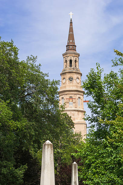 iglesia de san felipe en charleston - charleston south carolina episcopalian place of worship spooky fotografías e imágenes de stock